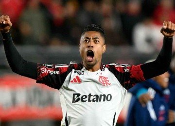 Investigado por envolvimento em manipulação de resultados para favores apostadores, Bruno Henrique, do Flamengo, foi absolvido pelo STJD -  (crédito: Luís Robayo/AFP)