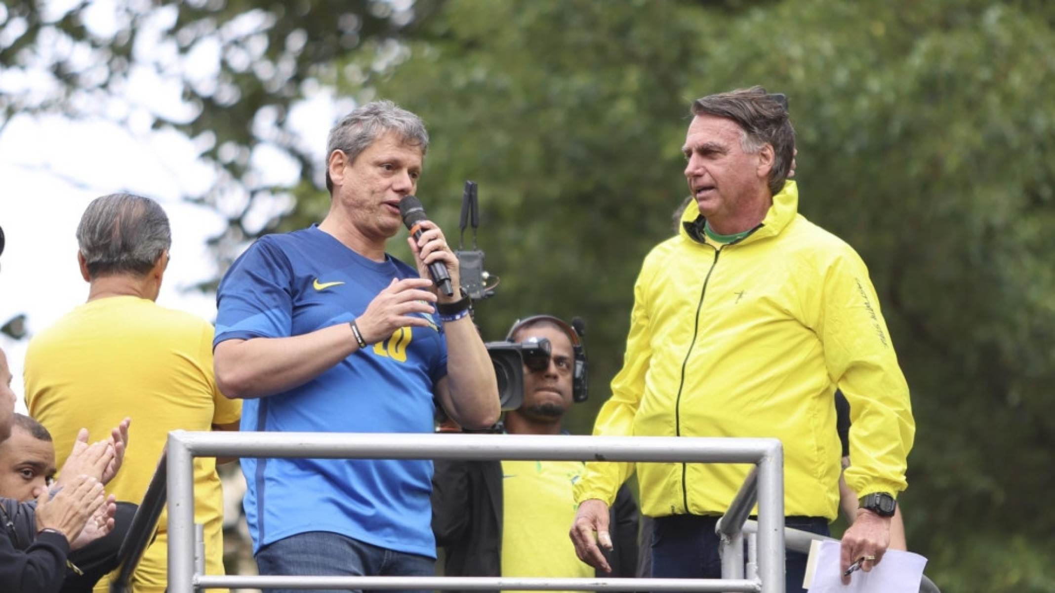 Bolsonaro aciona Tarcísio e volta a mexer no tabuleiro da direita para 2026 - Platobr Politica