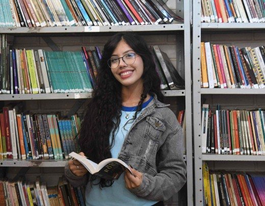 A aluna da rede pública de ensino Julia Oliveira Pontes, 17, dedicou-se à prática intensa de exercícios  -  (crédito:  Ed Alves CB/DA Press.)