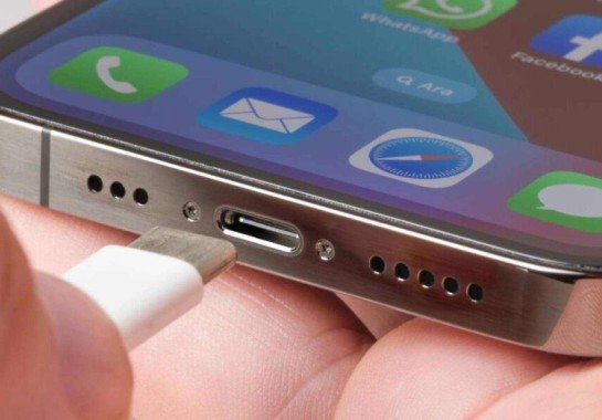 Quanto custa deixar o celular carregando a noite toda?