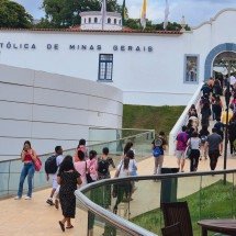 ENEM: emoção e abraços marcam segundo dia de prova - Jair Amaral/EM/D.A Press