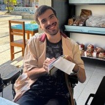 Com paralisia cerebral, ator mostra que o palco é lugar de superação e liberdade - reprodução/ instagram