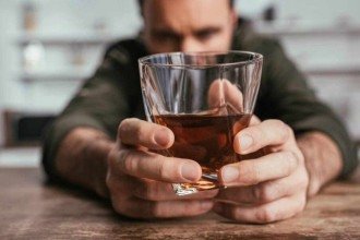 Bebe álcool todo fim de semana? Veja o que isso pode provocar no corpo