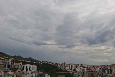 Previs&atilde;o &eacute; de pancadas de chuva no per&iacute;odo da tarde em Belo Horizonte -  (crédito: Vera Schmitz/EM/D.A.Press)
