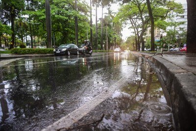 Imagem ilustrativa. BH está em alerta para pancadas de chuva neste domingo (16/11)
 -  (crédito: Leandro Couri/EM/D.A Press.)