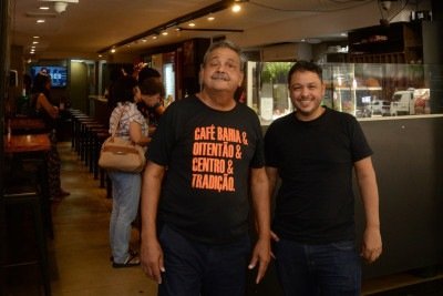 Ronaldo Santos passou a gestão do Café Bahia para o filho Phillip  -  (crédito: Túlio Santos/EM/D.A Press)