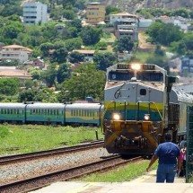 Longa distância: Trem Vitória-Minas faz percurso diário com passageiros no Brasil - Nandocunha1411/Wikimédia Commons