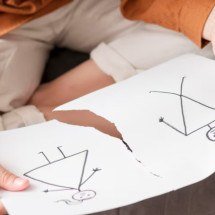 A paz que custa caro: por que mães não podem renunciar à pensão dos filhos? - Freepik