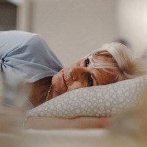 Pós-menopausa: uma em cada cinco mulheres tem distúrbios do sono - Freepik