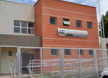 Homem é brutalmente assassinado e pendurado pelo pescoço em mangueira -  (crédito: PCMG/Divulgação)