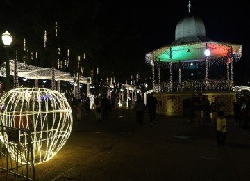 Coreto é um dos pontos tradicionalmente iluminados durante o Natal na Praça da Liberdade        -  (crédito: Marcos Vieira/EM/D.A.Press)