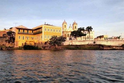 Às margens do imponente Rio São Francisco, no interior de Alagoas, Penedo desponta como uma das cidades históricas mais encantadoras do nordeste brasileiro. 
 -  (crédito: Reprodução do Instagram @tourpenedo)