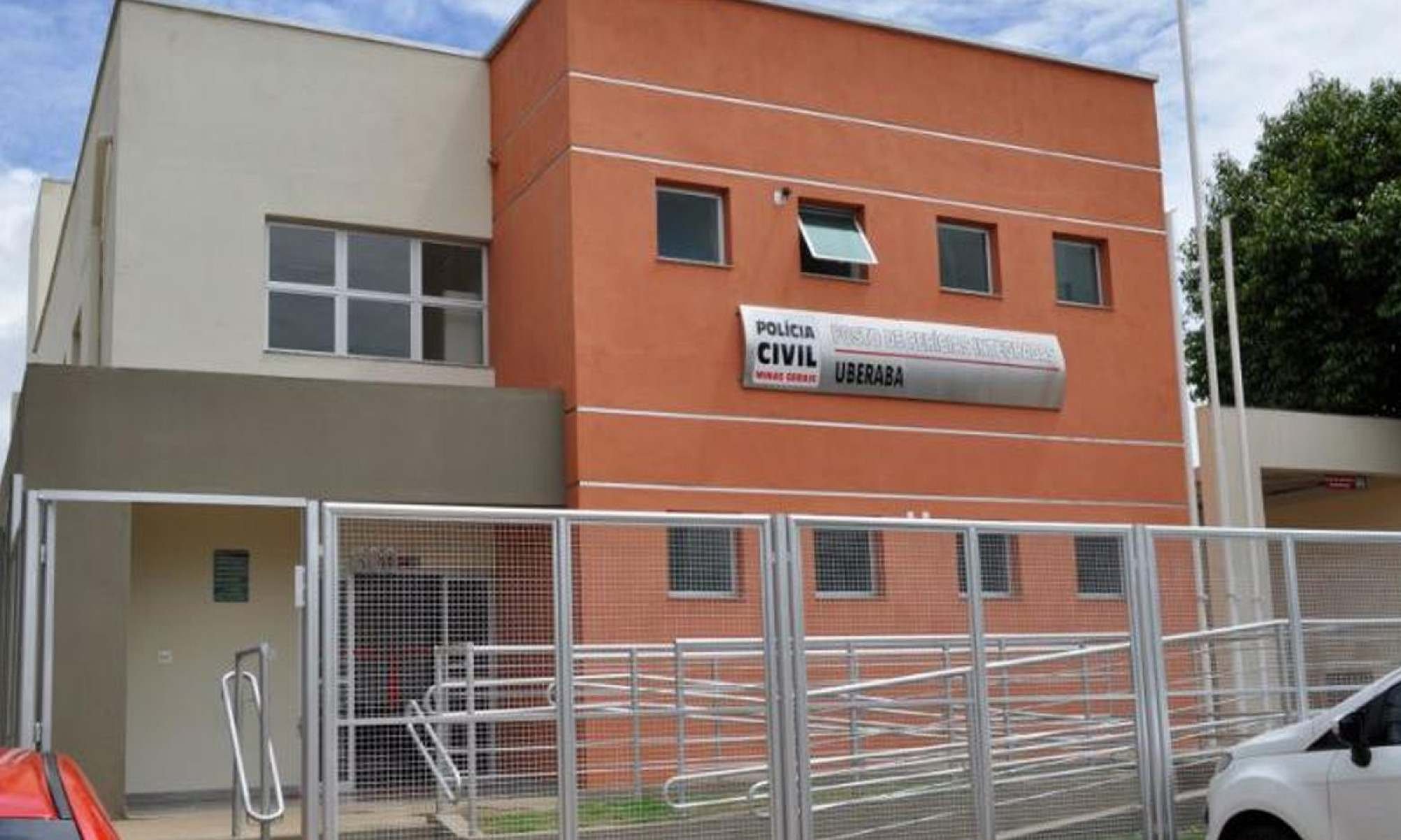 Homem é brutalmente assassinado e pendurado pelo pescoço em mangueira - PCMG/Divulga&ccedil;&atilde;o