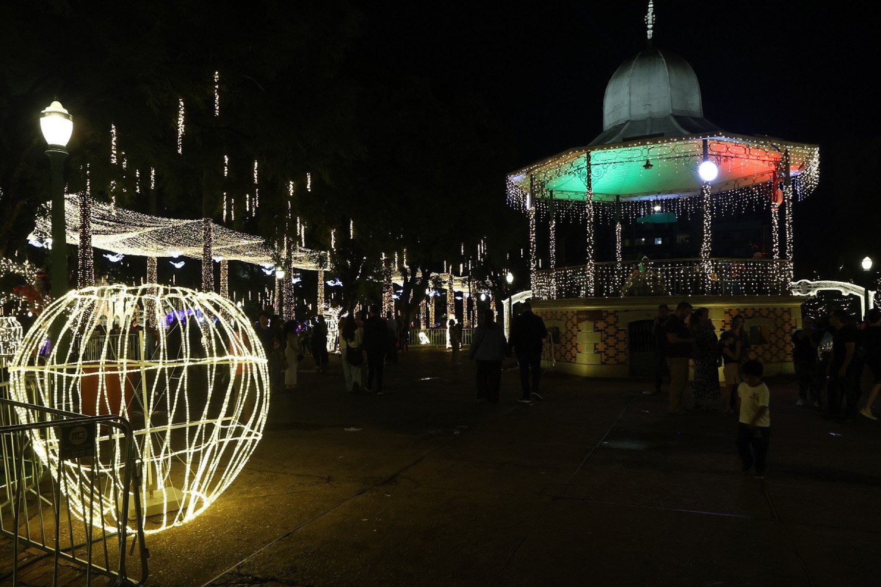 Coreto é um dos pontos tradicionalmente iluminados durante o Natal na Praça da Liberdade       -Marcos Vieira/EM/D.A.Press