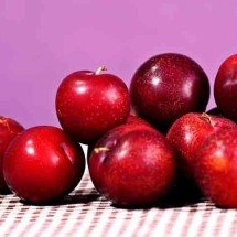 O poder da ameixa: antioxidantes, vitaminas, minerais e fibras num só alimento -  Imagem de hartono subagio por Pixabay