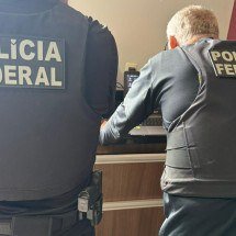 Suspeito é preso por compartilhar fotos e vídeos de abuso sexual infantil - PF/Divulgação