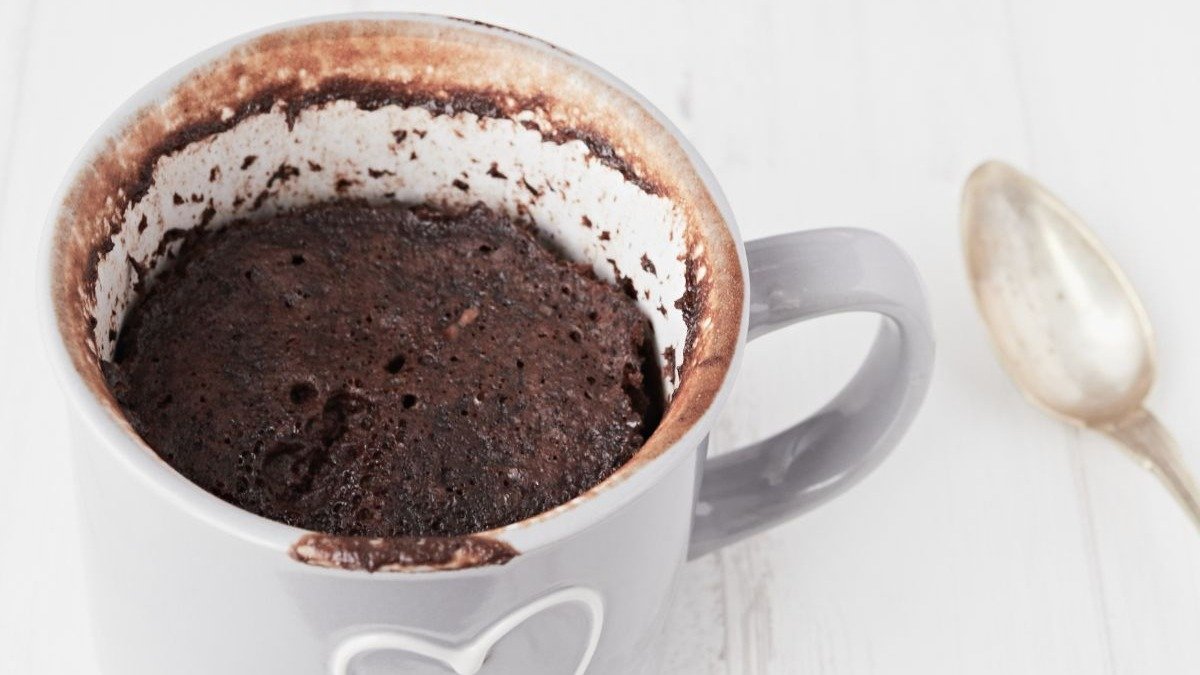 Receita de bolo de caneca de chocolate pronto em 3 minutos - Freepik