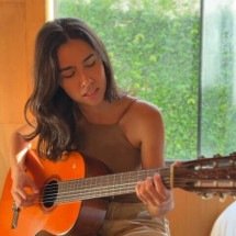 Cantora conquista público com interpretação fiel de Gal Costa - Reprodução de vídeo/Instagram @elizefleury