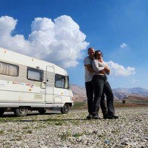 Aos 60, brasileiros encaram aventura em motorhome rumo à Ásia - Reprodução/Instagram @jovens.hamaistempo