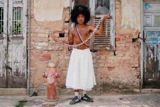 Solo ‘O corpo que caminha de volta’ tem sessão gratuita hoje