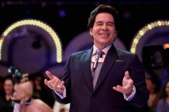 ‘Silvio Santos vem aí’ é bem menos interessante que o personagem real