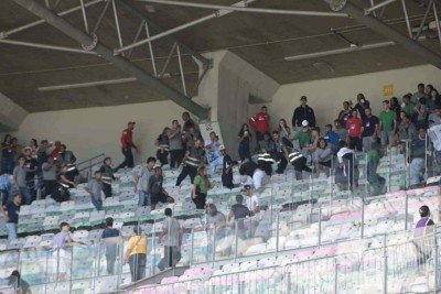 Aulão promovido pelo governo Zema no Mineirao vira briga generalizada -  (crédito: Reprodução/ Leandro Couri/ EM/D.A.Press)