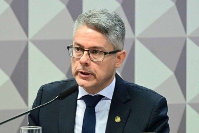 Alessandro Vieira (MDB-SE), relator do PL Antifac&ccedil;&atilde;o no Senado -  (crédito: Geraldo Magela/Ag&ecirc;ncia Senado)
