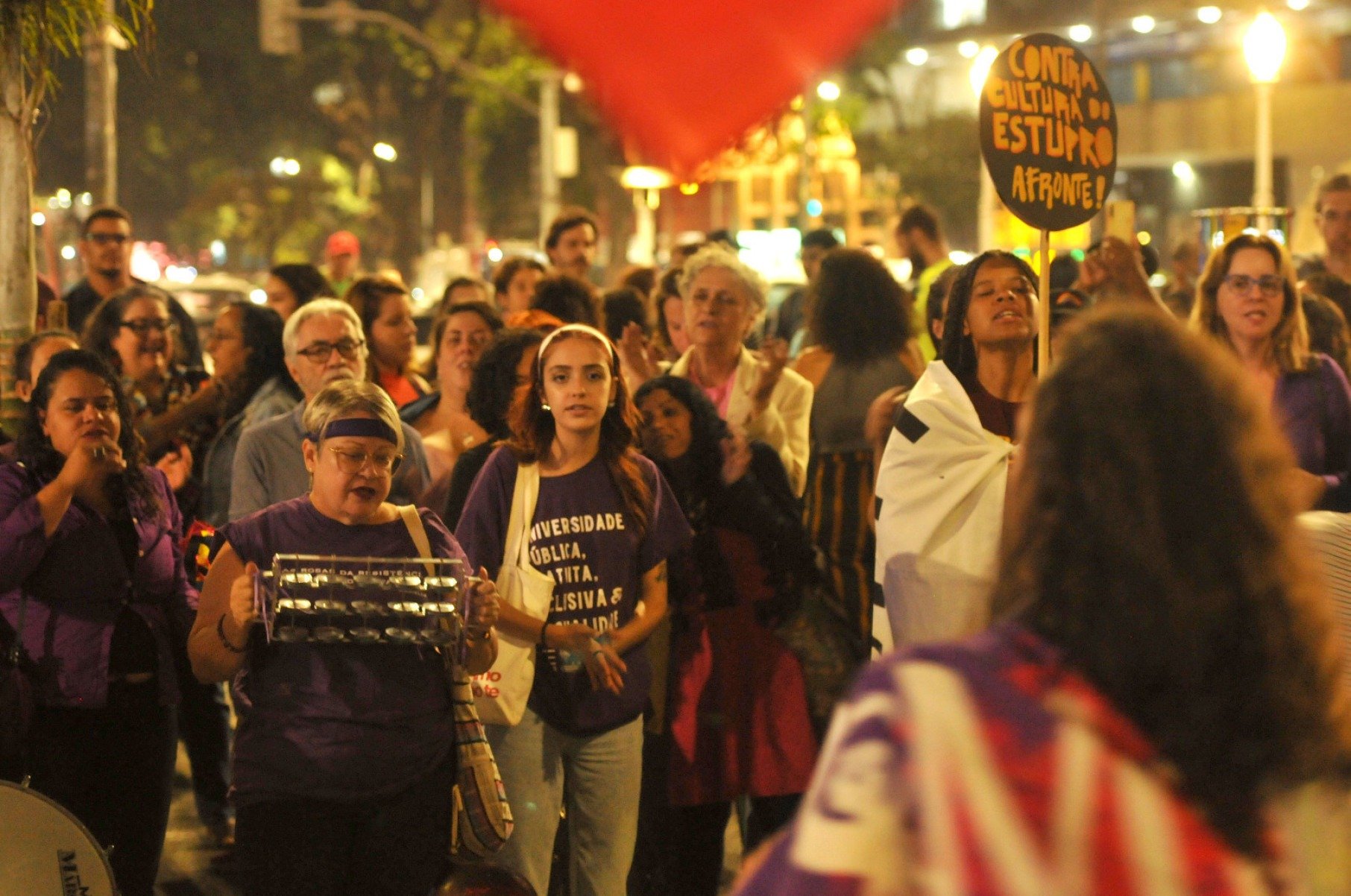Mulheres fazem protesto na Pra&ccedil;a Sete, em Belo Horizonte, contra a cultura do estupro