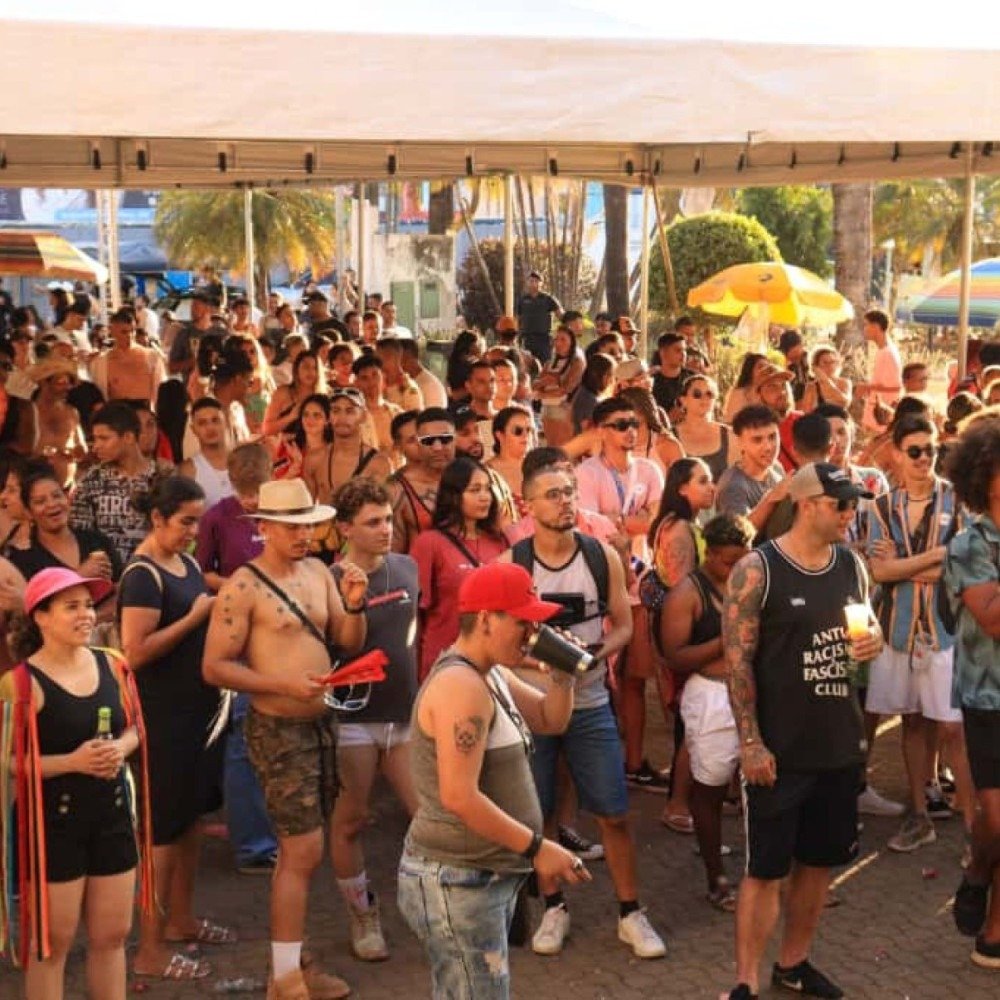 Parada LGBT+ de Pedro Leopoldo é cancelada; frequentadores lamentam