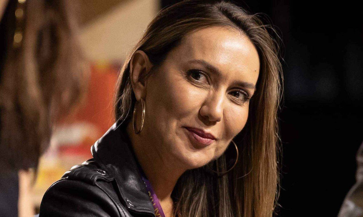 Ju&iacute;za Vanessa Cavalieri, do Rio de Janeiro, na Bienal do Livro, em junho de 2025