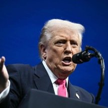 Trump diz que os EUA vão governar Venezuela até ‘transição segura’ - BRENDAN SMIALOWSKI