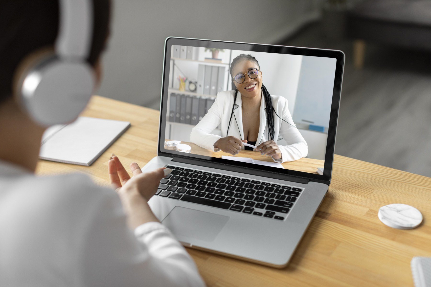 Especialistas pedem nova norma para ASO via telemedicina - DINO