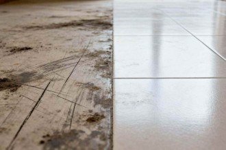 Truques simples que mantêm pisos limpos sem risco de manchas ou danos indesejados