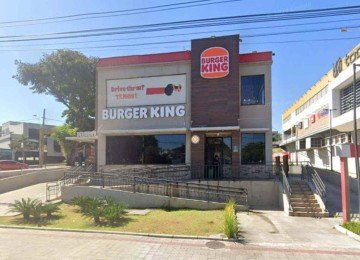 Vítima tentava entrar em uma unidade do Burger King quando a confusão começou -  (crédito: Reprodução/Google Street View)