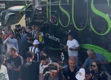 Torcida do Galo viajou de BH para o Paraguai inclusive de ônibus para acompanhar o time na decisão da Sul-Americana contra o Lanús-ARG -  (crédito: Redes sociais/reprodução)
