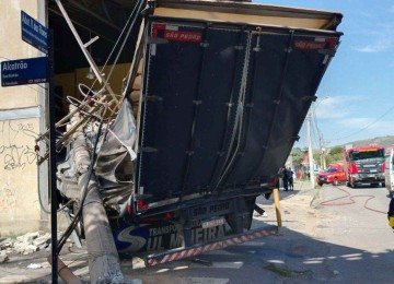 Até o momento há três vítimas feridas -  (crédito: Reprodução/CBMMG)