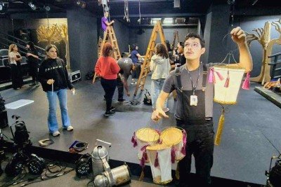 A montagem envolve os 40 formandos dos cursos de Figurino, Cenotecnia, Iluminação Cênica e Sonoplastia oferecidos pela Escola de Tecnologia da Cena do Cefart -  (crédito: JAIR AMARAL/EM/D.APRESS)