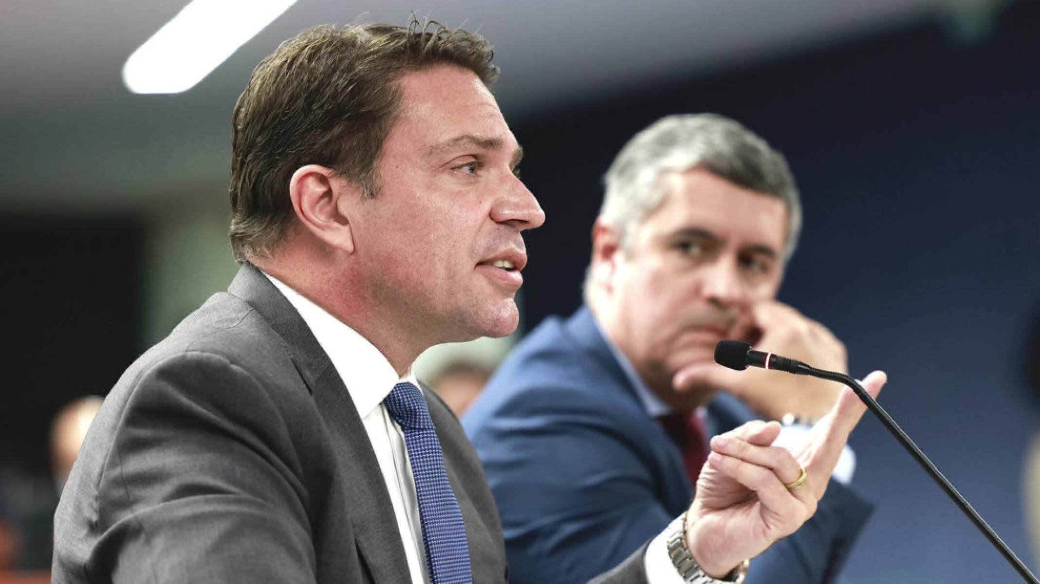 Após ordem de Moraes, prisão e extradição de Ramagem nos EUA têm obstáculos