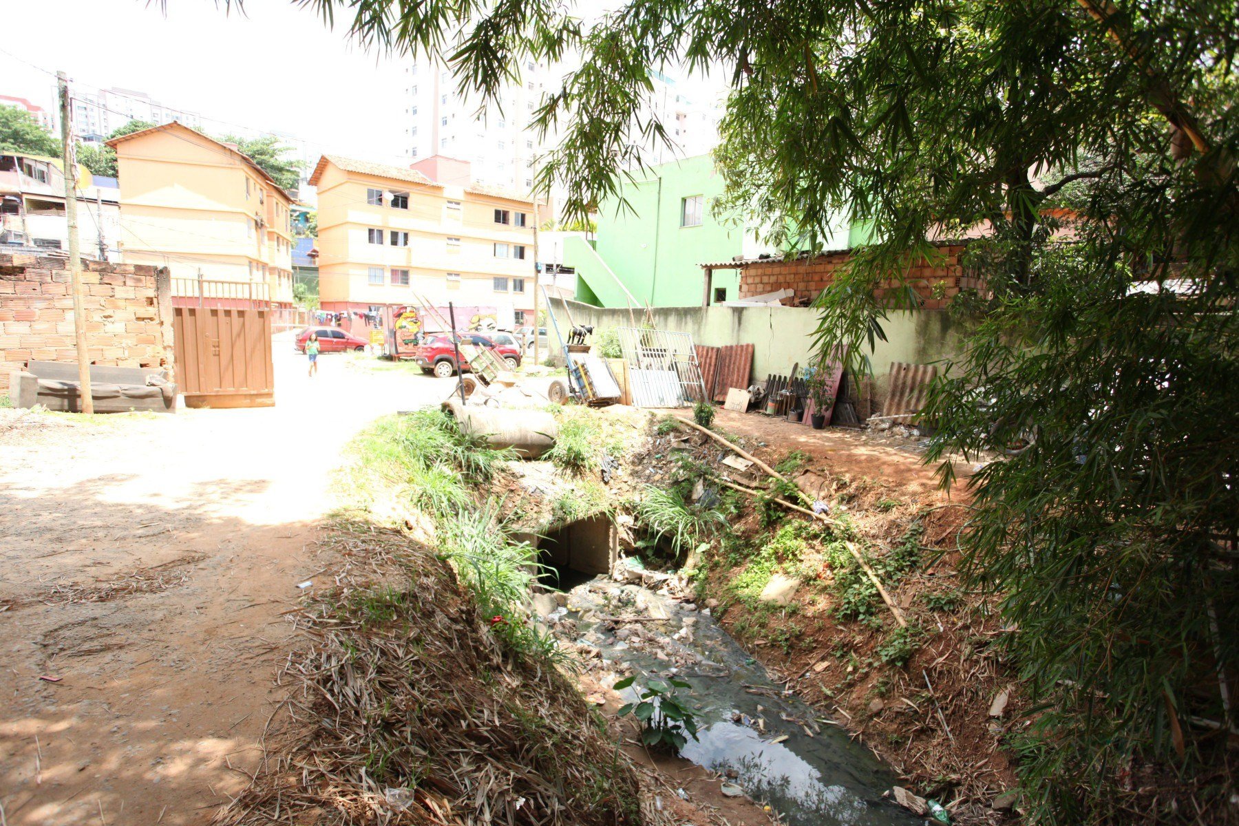 Quase 390 mil pessoas moram em áreas de risco hidrometeorológico em Belo Horizonte-Edésio Ferreira/EM/D.A Press