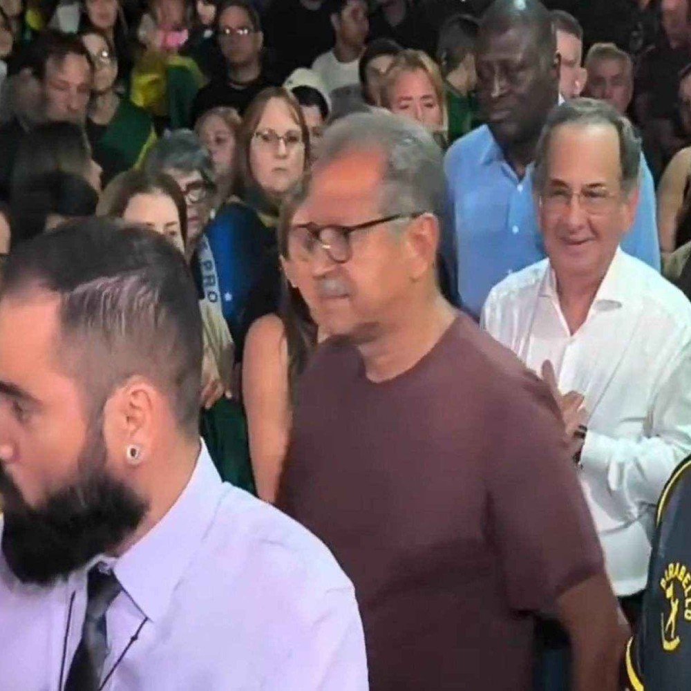 Imagem inserida automaticamente