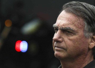 Cela de Bolsonaro em Brasília ‘reproduz’ a de Lula em Curitiba -  (crédito: Platobr Politica)