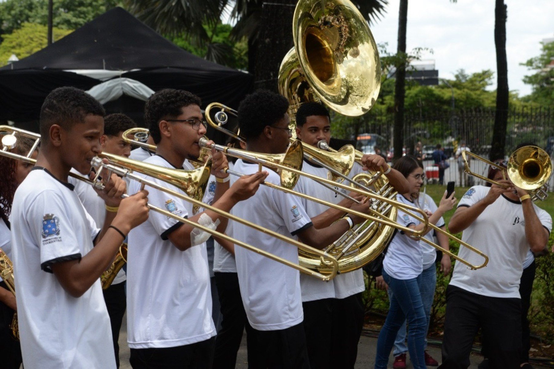 Banda de Diamantina tem 50 integrantes entre 13 e 22 anos
