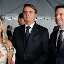 Mulher de Ramagem comenta fuga para os EUA e mostra reencontro com marido - Carolina Antunes/PR