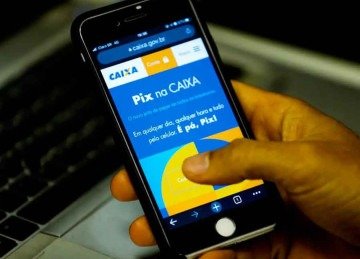 
Consumidores da geração Z preferem fazer compras com cartões de débito ou aplicativos de celular em vez de usar dinheiro físico -  (crédito: Marcello Casal Jr./Agência Brasil)