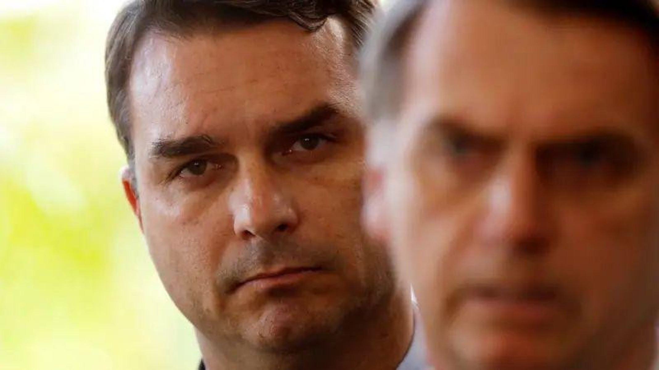 'Se meu pai morrer, a culpa é sua': Flávio Bolsonaro acusa Moraes e mantém vigília de apoiadores em Brasília