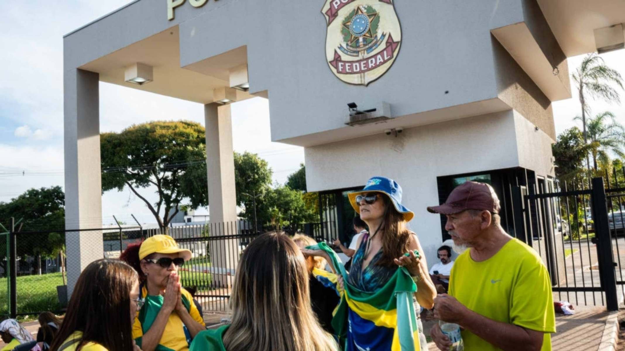 Com Bolsonaro na PF, Moraes prepara últimos atos para decretar cumprimento da pena - Platobr Politica