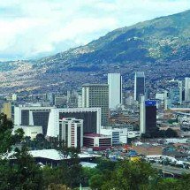 Saiba como Medellín superou fama de violenta e virou modelo urbano na América Latina - Imagem de julian zapata por Pixabay