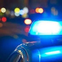 Homem tenta roubar um bar, fica entalado e é preso em Minas - Redes sociais