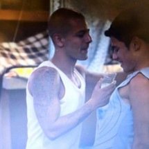  O que é Maria Louca, a bebida clandestina de 'Tremembé' - Reprodução / Prime Video