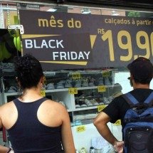 Primeira parcela do 13° salário cai na Black Friday; saiba por quê - Jairamaral/EM/D.A Press/Brasil
